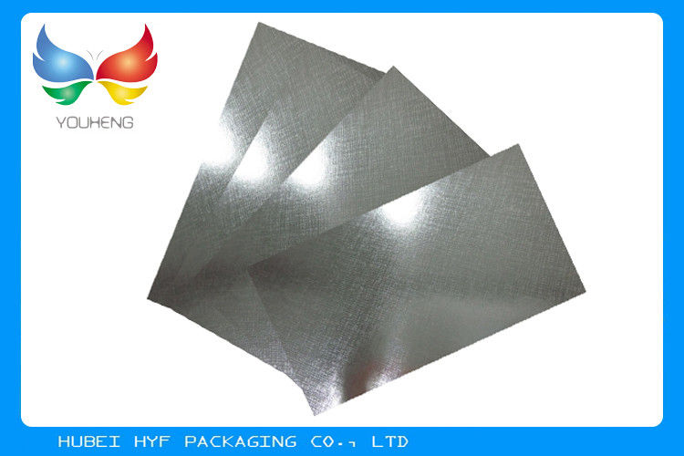 China metallisierte Papier in Vakuum metallisierter Etikettenpapier-hoher Nassfestigkeits-Wärmeübertragungs-Pappe der Flaschen-69gsm